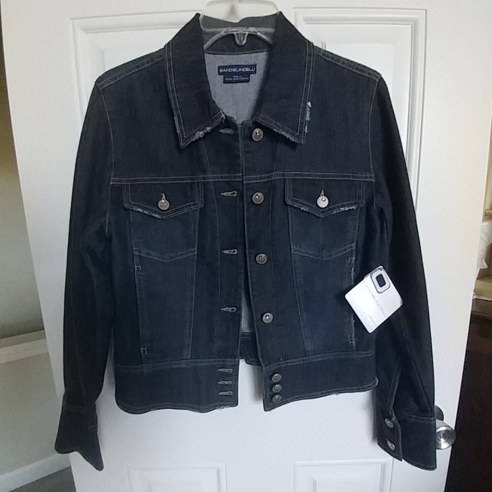 Cropped jean jacket NWT medium